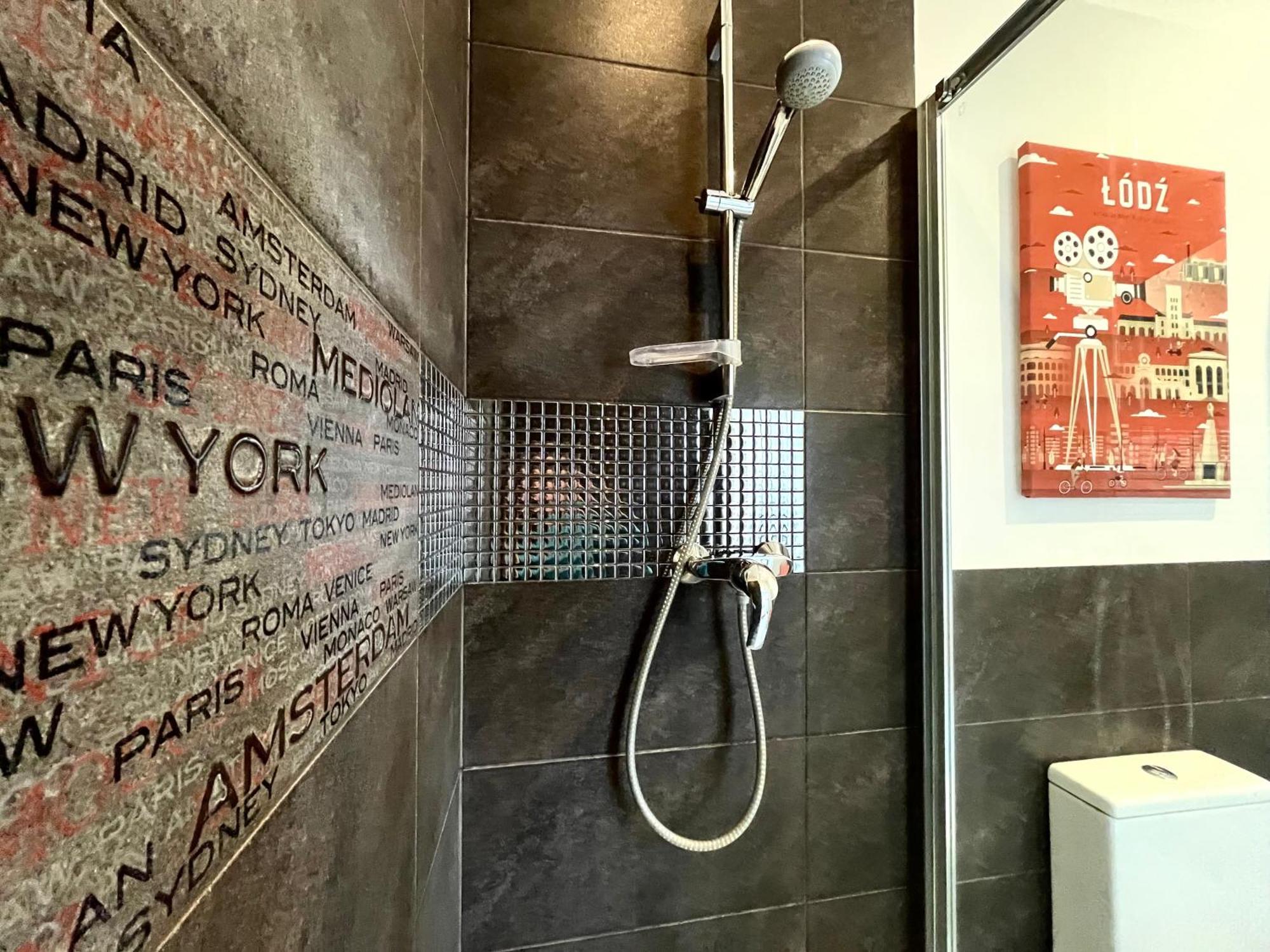 Apartament I Love Piotrkowska Z Wielkim Lustrem, Balkonem I Klimatyzacja Łódź Esterno foto